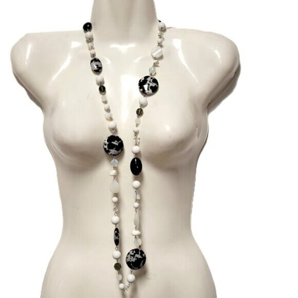 Black and White Bead Long Necklace with Earrings - Picture 2 of 11